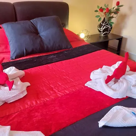4 Bedrooms 2 Balcony View Flat * סייה
