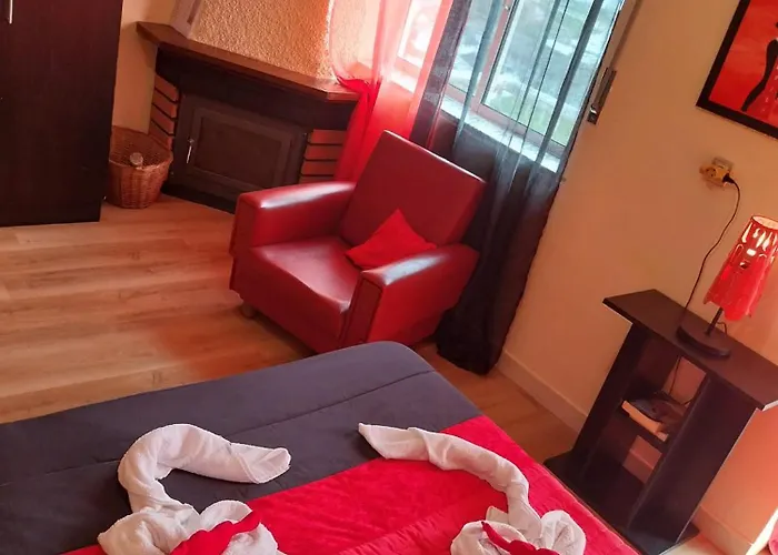 4 Bedrooms 2 Balcony View Flat דירה סייה