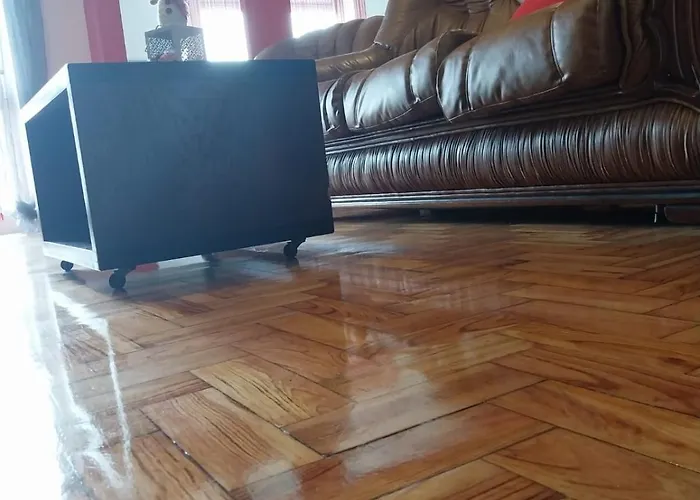 Apartment 4 Bedrooms 2 Balcony View Flat *